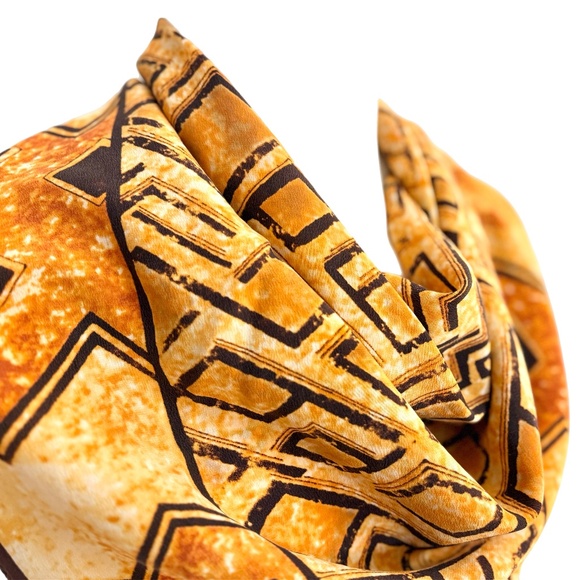 Disney The Lion King Silk Scarf – 33” Square – Pristine Condition 🦁 - Picture 5 of 10